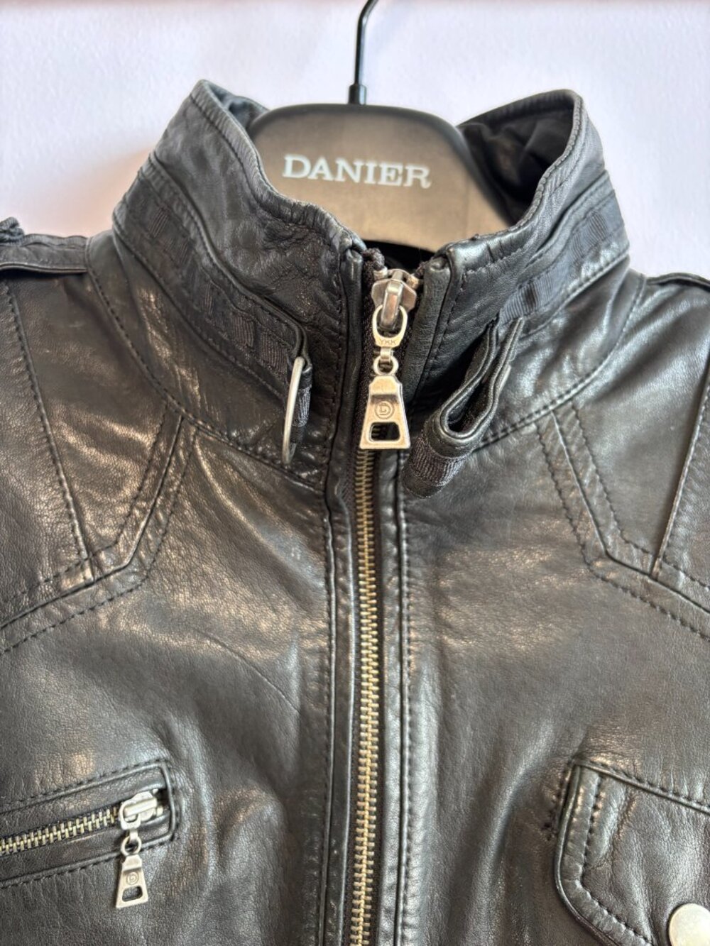 Danier Moto Leather Jacket Size Large - Picture 3 of 9